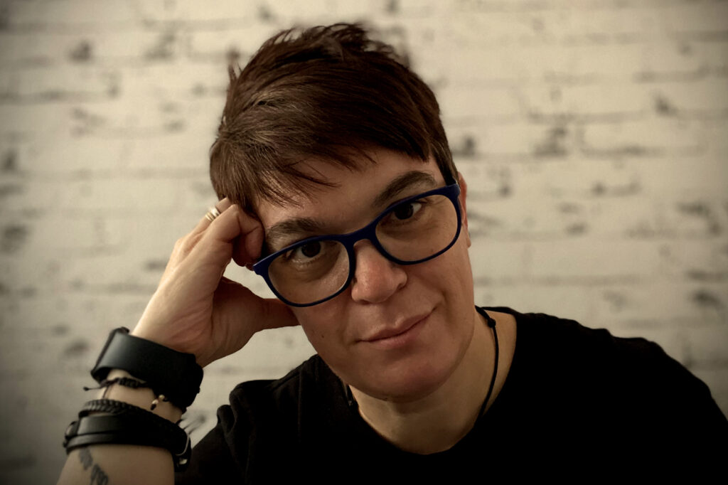 Charlamos con la autora Patrizia Gaell, que nos habla sobre todos sus proyectos.