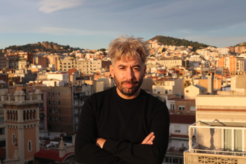 “Cronologías sin sentido”: el libro que nació sin querer y que no puedes dejar de leer.