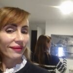 “NO COMPRES MODA, COMPRA LO QUE TU PIEL NECESITA”: EL LIBRO QUE DESAFÍA LA INDUSTRIA COSMÉTICA.