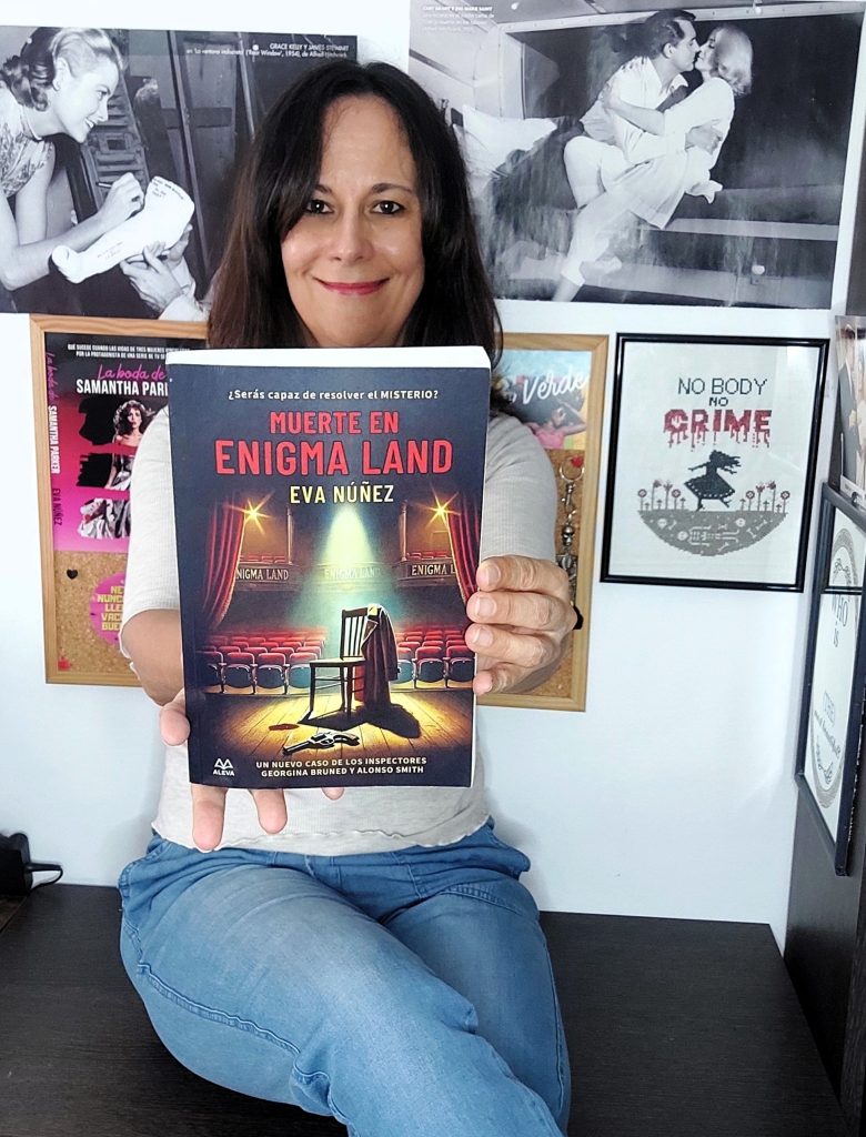 Eva Núñez – Muerte en Enigma Land