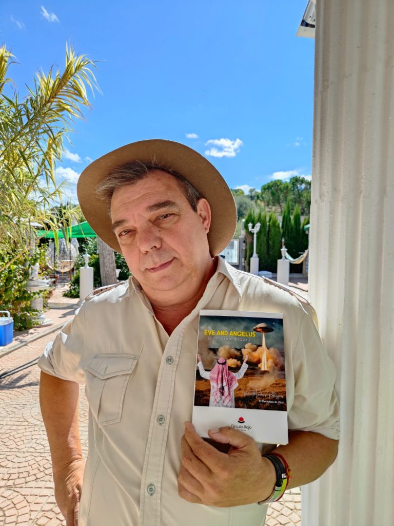 Víctor Méndez Rodríguez – Eve And Angelus